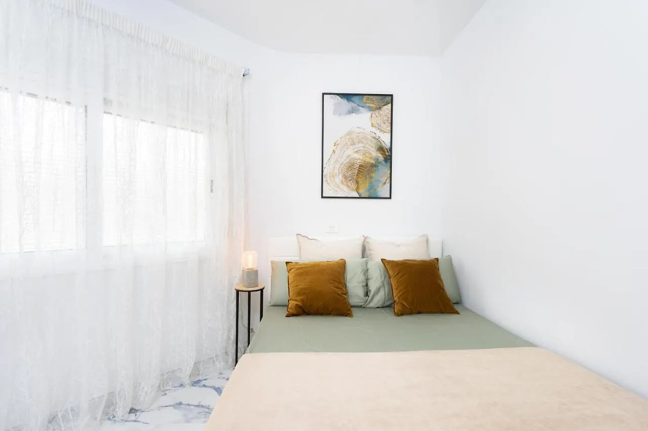 Cozy 1St Sea Line Apartment In The Quiet Area Los Cristianos  Spagna